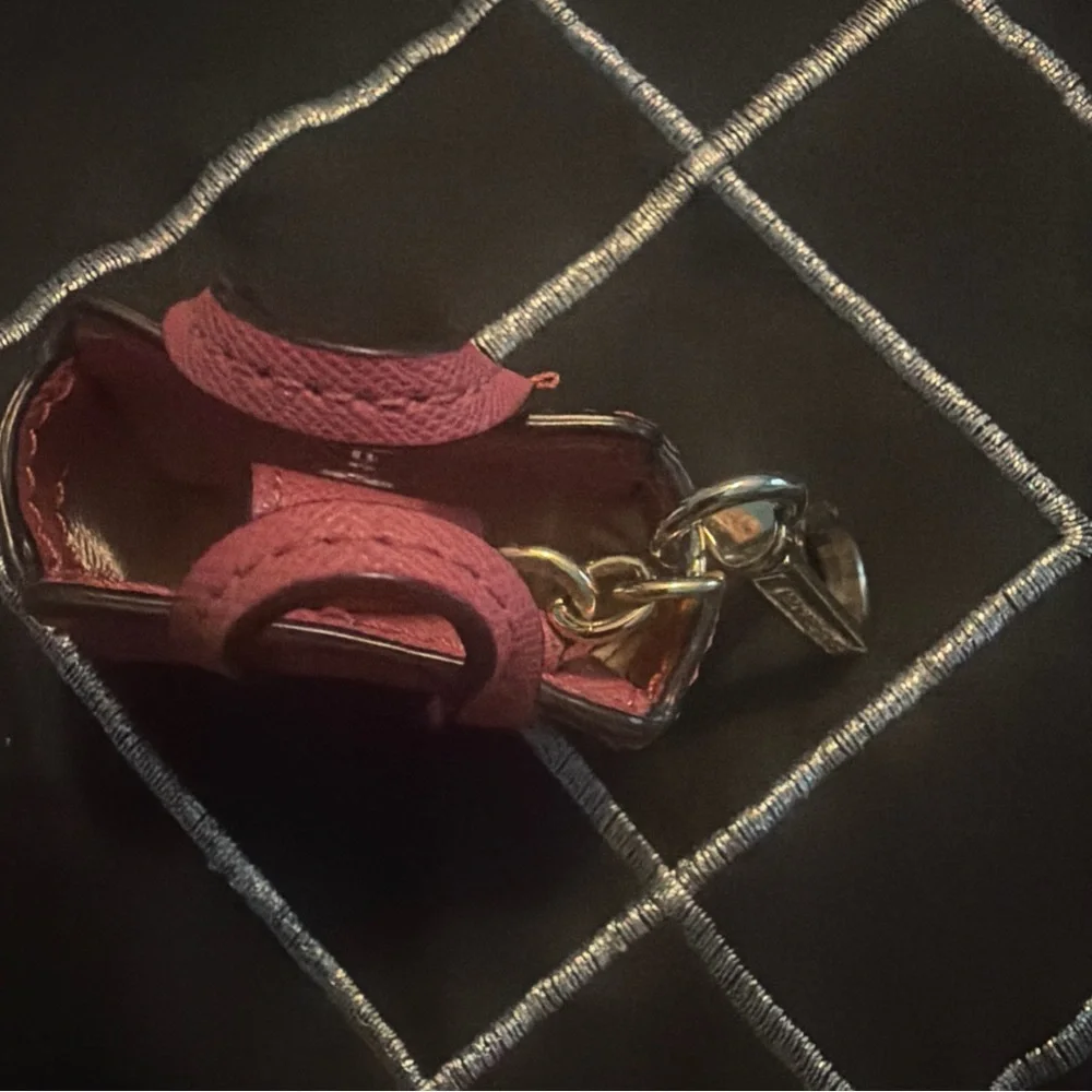 Michael Kors Rose Pink Mini Tote Keychain with Gold Logo - Picture 2 of 6